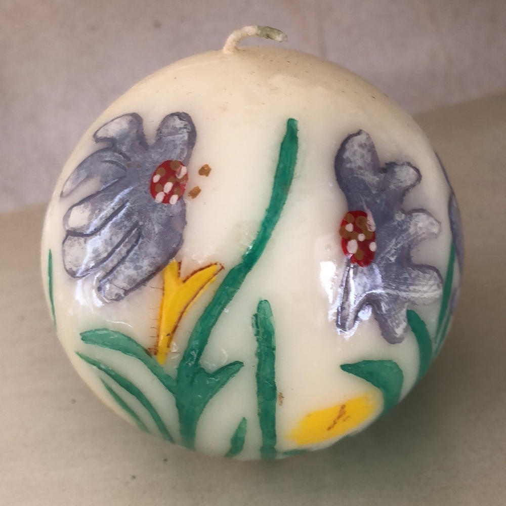 NWOT hand painted round floral candle